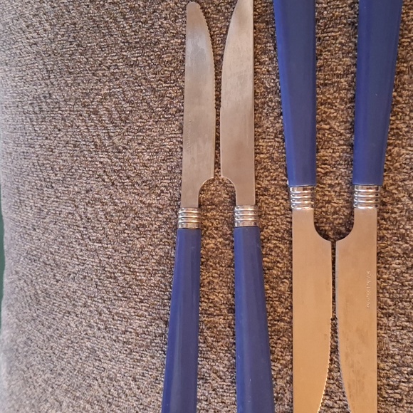 Other - Table Knives blue plastic handle stainless China 4